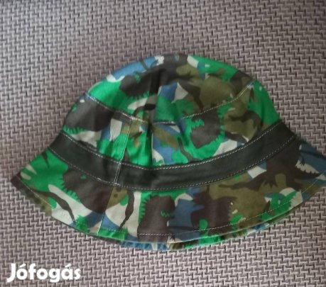 George kisfiú sapi 1-3 évesnek