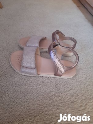 Geox tepőzáras nyitott szandál bőrszandál