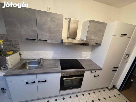 Gépesített, 1,5 éves Möbelix Pino-Zanker soft close konyhabútor