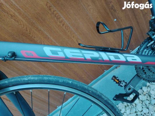 Gepida versenykerékpár