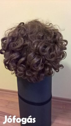Gesztenyebarna göndör hosszú hajú paróka (akár Fiona jelmezhez) eladó