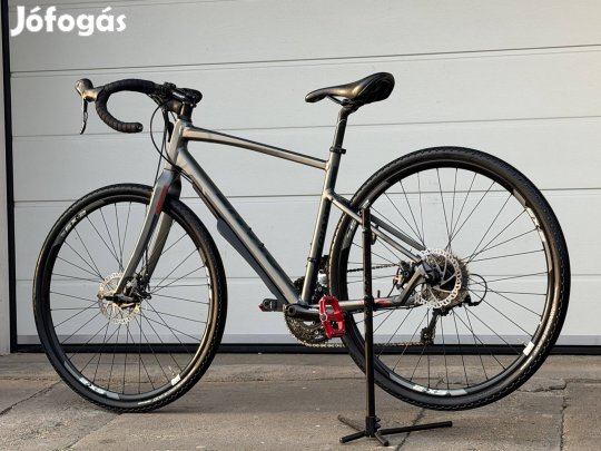 Giant Revolt Gravel Kerékpár Nem Canyon Cube KTM Merida Scott Trek