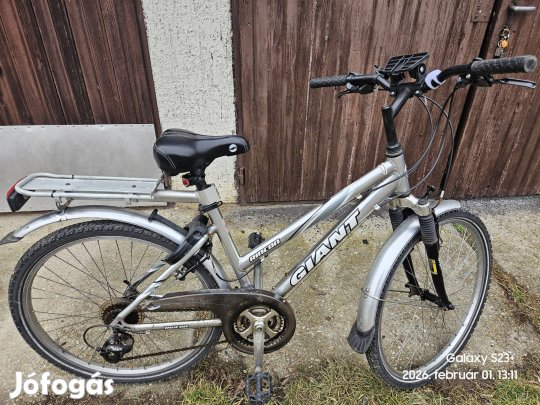 Giant márkájú kerékpár eladó 
