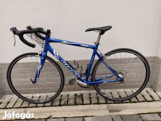 Giant országúti kerékpár