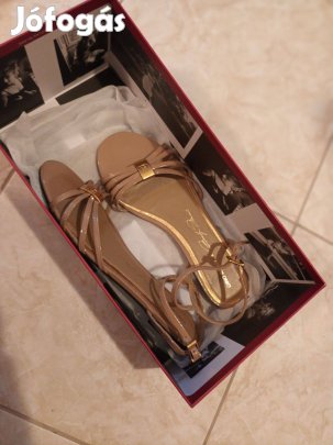 Gino Rossi bézs/ barna lapos szandál 37 es