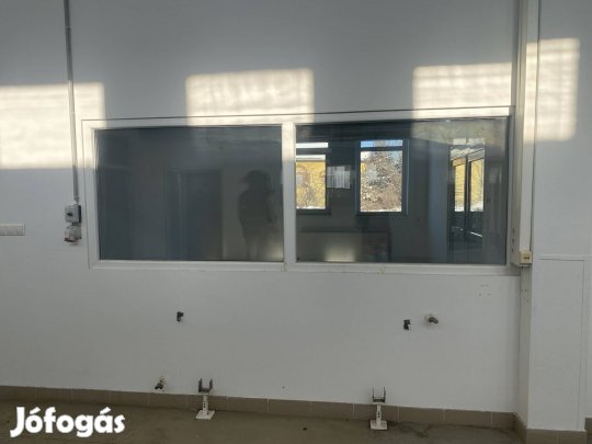 Gipszkartonba szerelhető ablakok, ajtók bontás előtt eladók