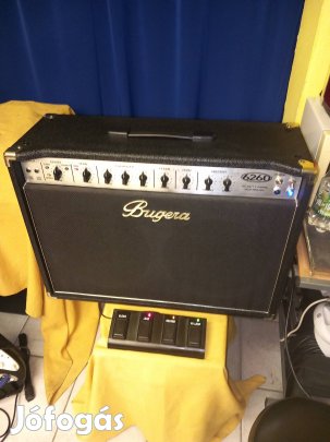 Gitárkombó, csöves 212 hangszóróval szerelt, lábkapcsolóval  eladó  !