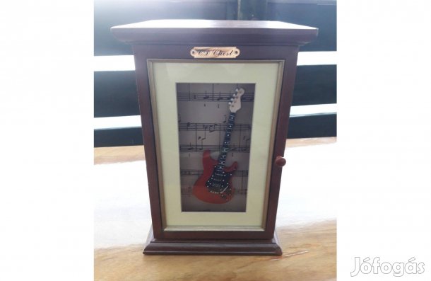 Gitáros CD-tartó vitrin, CD-s szekrény, CD-vitrin, CD-lemeztartó