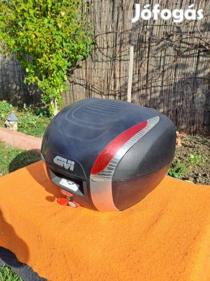 Givi motoros túradoboz (motor robogó doboz)