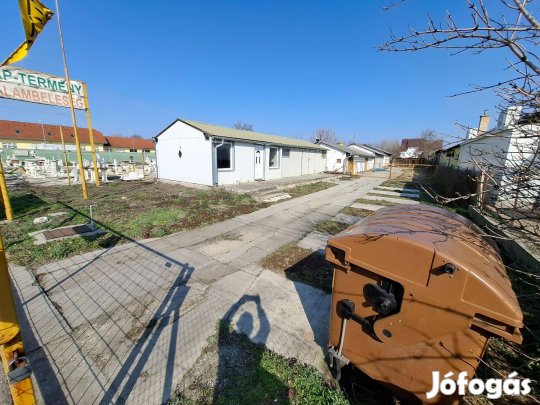 Gksz-6 övezeti telek, raktárépületekkel, építési engedéllyel, Monoron!