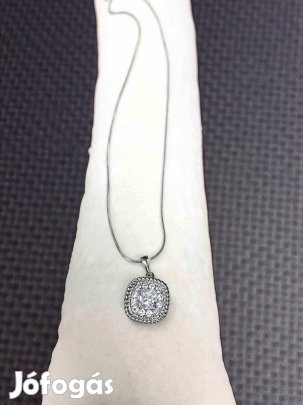 Glória ezüst színű köves xuping nyaklánc