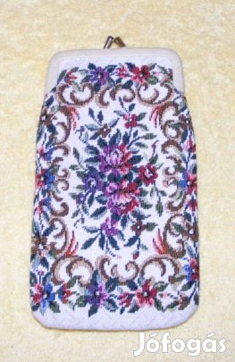 Gobelin hímzett szemüvegtok