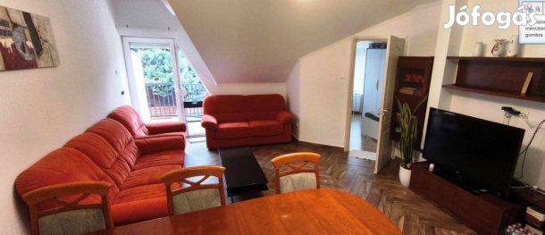 Göd, Kerekerdő utca, 107 m2-es, társasházi lakás, 4 szobás, jó