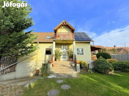 Gödi 135 nm-es ház eladó