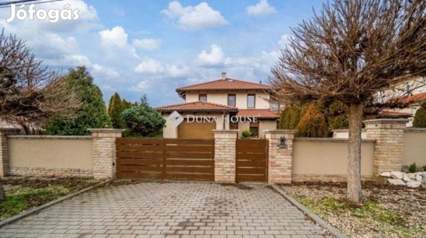 Gödöllői 131 nm-es ház eladó