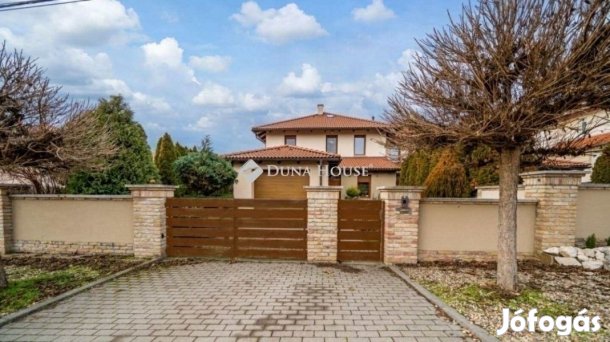 Gödöllői 131 nm-es ház eladó