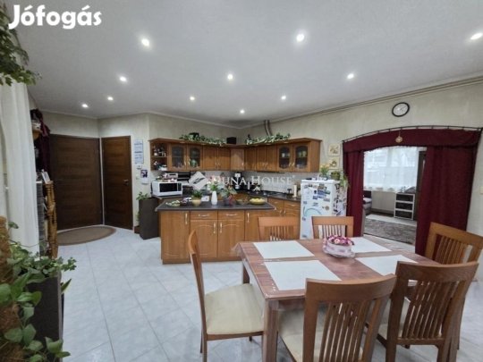 Gödöllői 146 nm-es ház eladó