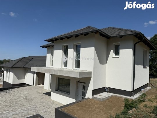 Gödöllői 150 nm-es ház eladó