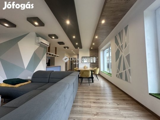 Gödöllői 292 nm-es ház eladó