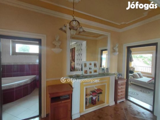 Gödöllői 650 nm-es ház eladó