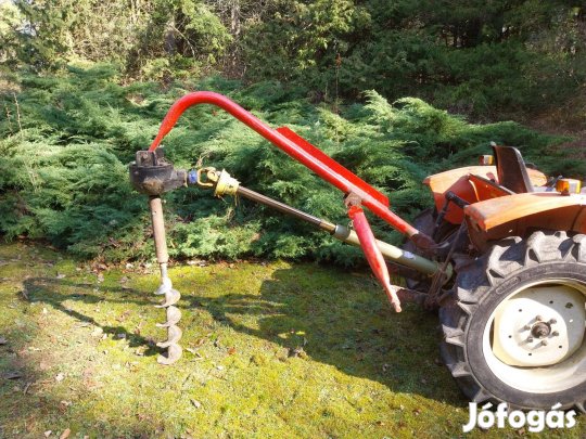 Gödörfúró traktorra