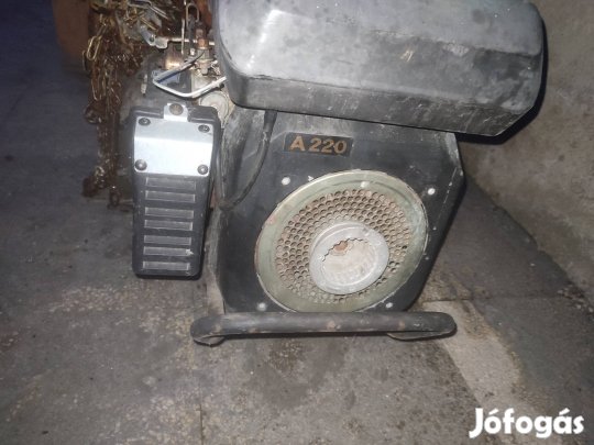 Goldoni uno multifunkciós kis traktor hótóloval  