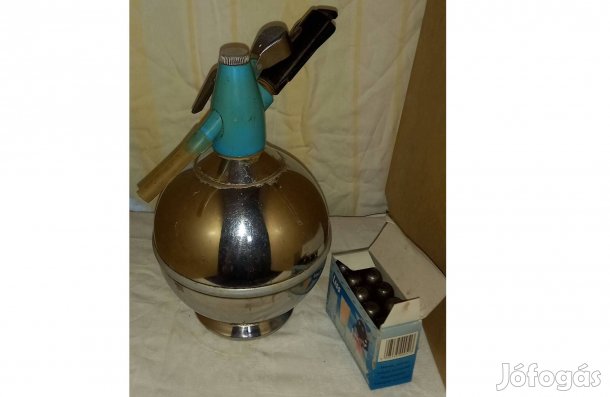 Gömb alakú fém szódásszifon patronnal