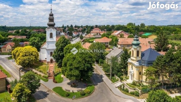 Gombai eladó 769 nm-es telek