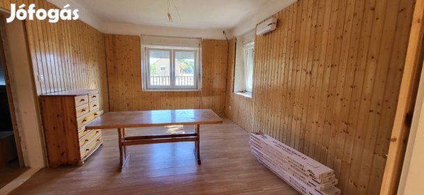 Gombai eladó 83 nm-es ház