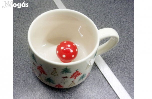 Gombás bögre Újpest központ közelében