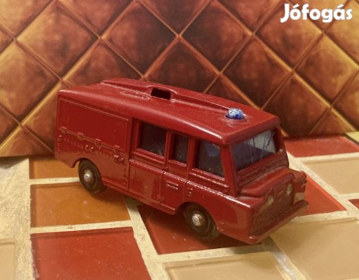 Gombkerekű Matchbox Land Rover tűzoltó. 1966.