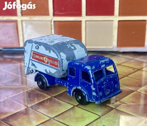 Gombkerekű Matchbox Tippax Refuse Collector. 1966.