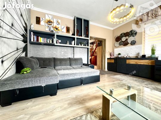 Gondozott, korszerű otthon eladó Helvécián!
