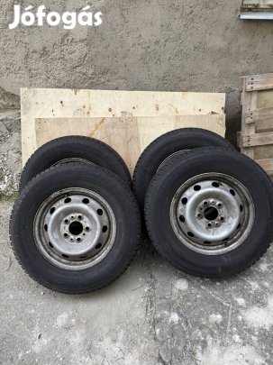 Goodride SW612 215/70 R15C 109/107R téli gumigarnitúra lemezfelnivel