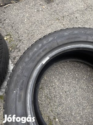 Goodyear 2 db negyedszakos gumi 235 55 179