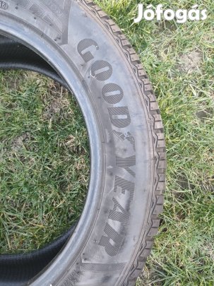 Goodyear 4 db gumi
