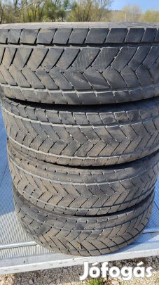 Goodyear-Kmax 215/75R17,5 4 db húzó