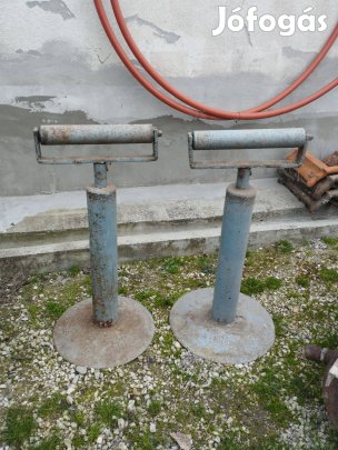 Görgős állvány,anyagvezető gördülő bak