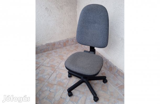 Görgős irodai forgószék