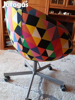 Görgős szék színes 