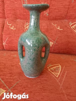 Gorka Géza ülő alakos váza