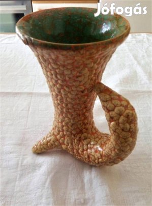 Gorka füles váza (bőségszaru). Hibás!
