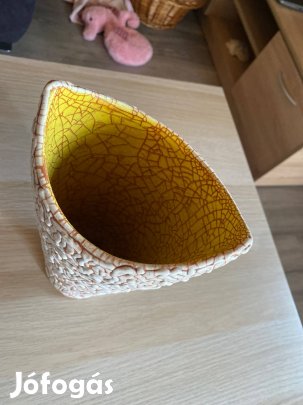 Gorka stílusú váza