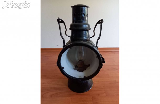 Gőzmozdonyok korszakából vasúti lámpa
