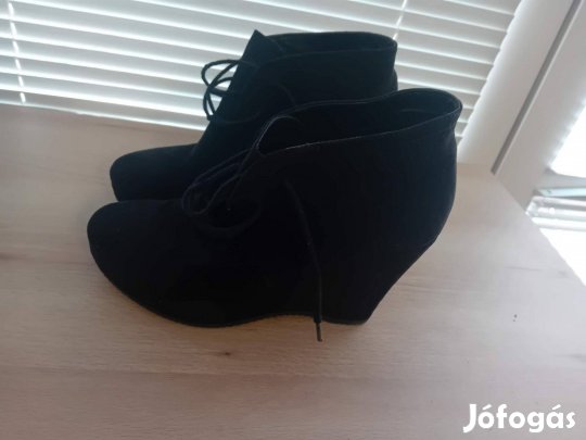 Graceland magastalpú fekete velúr női cipő