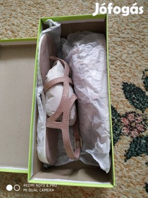 Graceland világosbarna kövekkel díszített szandál