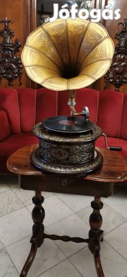 Gramofon - Dombornyomott Sárgaréz Díszítéssel