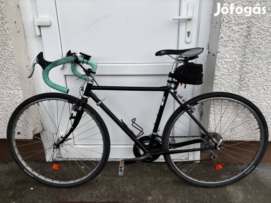 Gravel országúti kerékpár bicikli