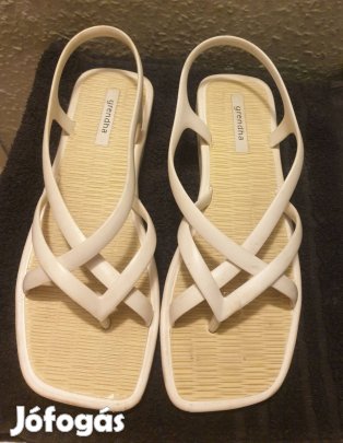 Grendha fehér szandál eladó