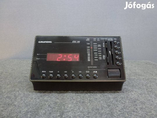 Grundig ESC 30 órás rádió